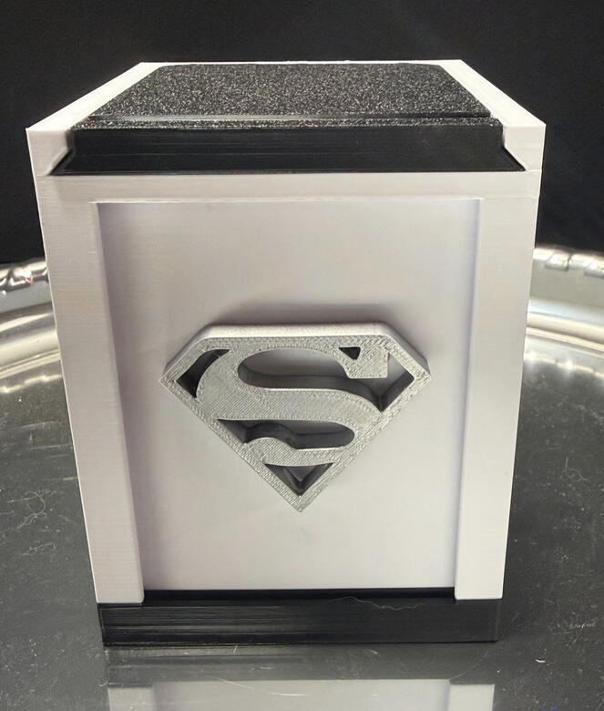 Magnetic Superman Magnetic Superman